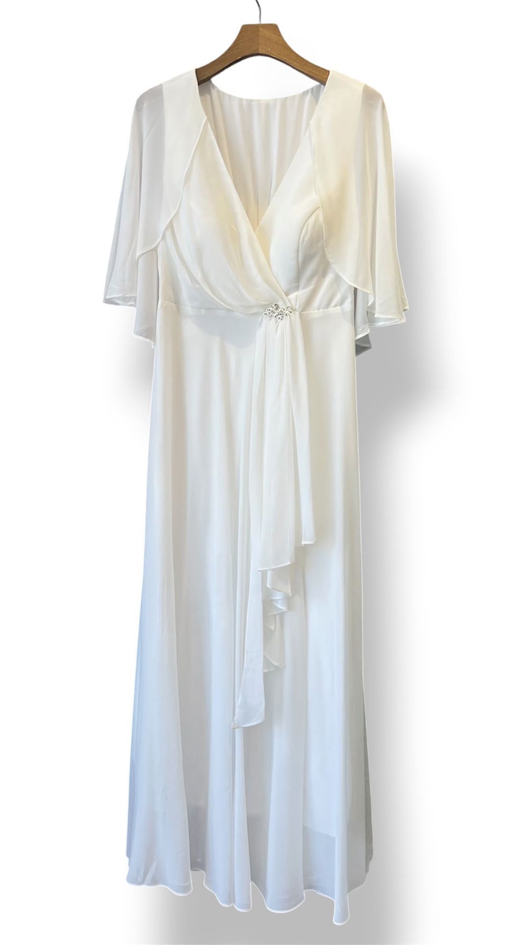 Vestido Largo Blanco Escote V con Capa y Broche Joya | Talla Única 42-50