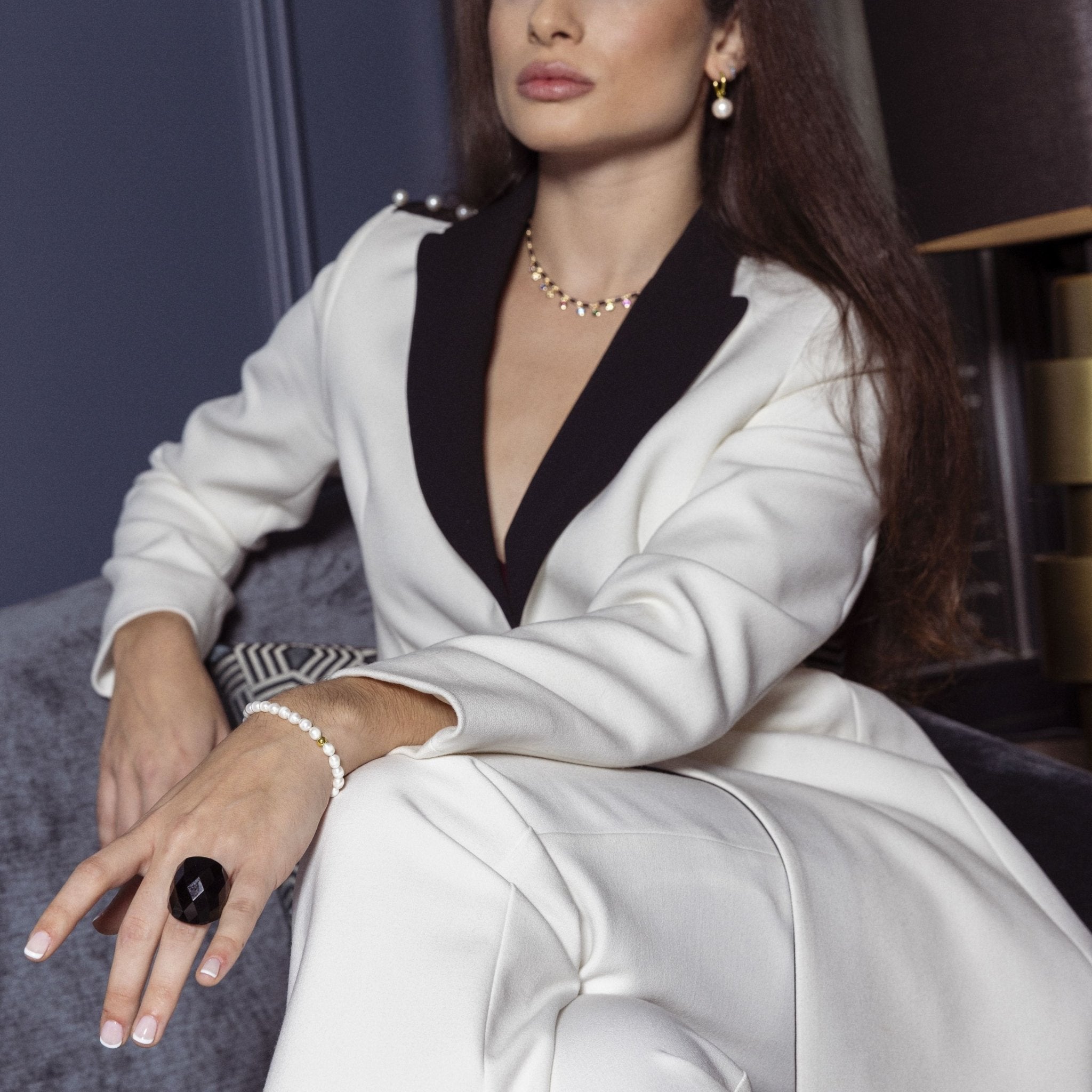 Anillo acabado en oro amarillo 18k