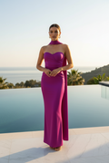 Vestido Largo Satén Magenta | Escote Corazón y Foulard Halter